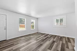 1911 Hearthside Dr, Austin, TX 78757 - Photo 2