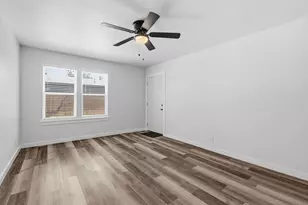 1911 Hearthside Dr, Austin, TX 78757 - Photo 24