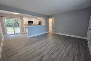 2504 Manor Cir, Austin, TX 78723 - Photo 10