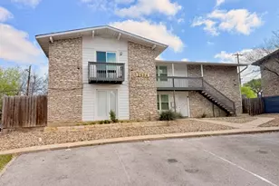 2504 Manor Cir, Austin, TX 78723 - Photo 2