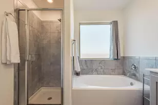 557 Greatest Gift Wy, Jarrell, TX 76537 - Photo 28