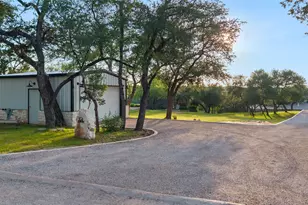1104 Cliffview Dr, Spicewood, TX 78669 - Photo 32
