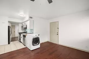1010 W 23rd St, Austin, TX 78705 - Photo 4