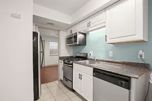1010 W 23rd St, Austin, TX 78705 - Photo 2
