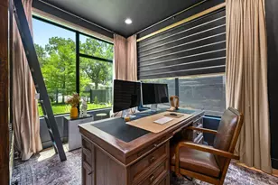 7810 Hardy Dr, Austin, TX 78757 - Photo 4