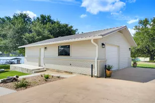 516 Island Lodges Dr, Buchanan Dam, TX 78609 - Photo 4