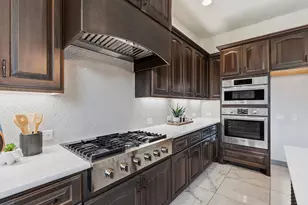 427 Bella Montagna Cir, Austin, TX 78734 - Photo 12