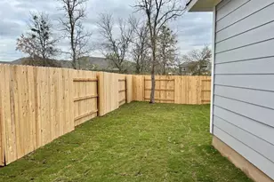 13 Bent Trl Ln, Georgetown, TX 78628 - Photo 12