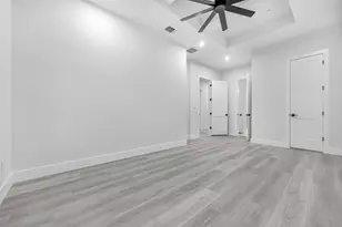 303 W Lane Ave, Manor, TX 78653 - Photo 14