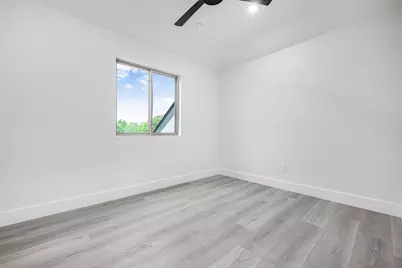 303 W Lane Avenue, Manor, TX 78653 - Photo 20