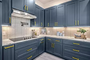 303 W Lane Ave, Manor, TX 78653 - Photo 4