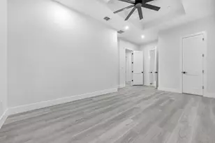 303 W Lane Ave, Manor, TX 78653 - Photo 12