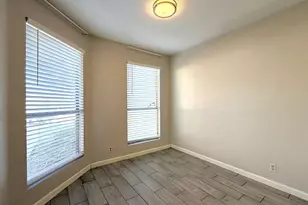 209 E Noton St, Pflugerville, TX 78660 - Photo 4