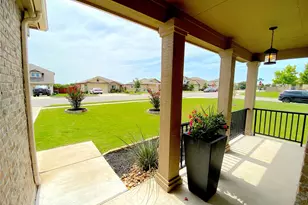 122 Liard River Rd, Hutto, TX 78634 - Photo 4