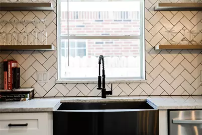 604 Pebblestone Walk Drive, Cedar Park, TX 78613 - Photo 10