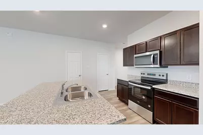 209 McNamara Court, Jarrell, TX 76537 - Photo 4