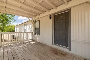 1265 Bugtussle Ln, Luling, TX 78648 - Photo 2