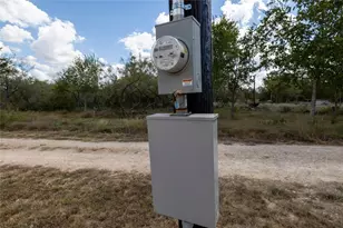 1265 Bugtussle Ln, Luling, TX 78648 - Photo 12