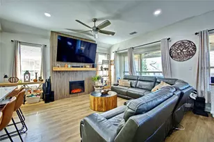305 Lightcliff St, Hutto, TX 78634 - Photo 10