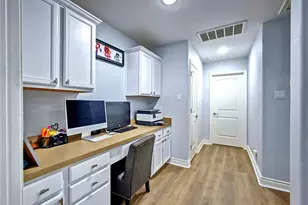 305 Lightcliff St, Hutto, TX 78634 - Photo 20