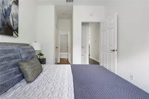 915 22nd 1/2 Street W, Austin, TX 78705 - Photo 8