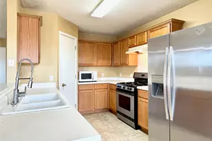 318 Mitchell Dr, Hutto, TX 78634 - Photo 8