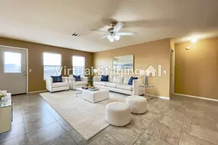 318 Mitchell Dr, Hutto, TX 78634 - Photo 2