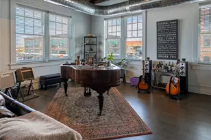 102 E 2nd St, Taylor, TX 76574 - Photo 18