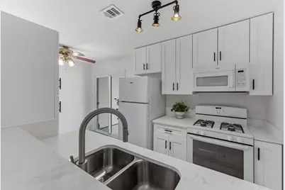 2711 Saint Edwards Circle, Austin, TX 78704 - Photo 4