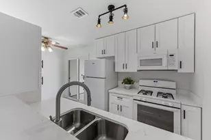 2711 St Edwards Cir, Austin, TX 78704 - Photo 4