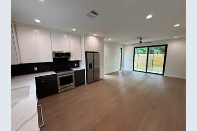3510 Lyons Road, Austin, TX 78702 - Photo 2