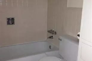 706 W 34th St, Austin, TX 78705 - Photo 8