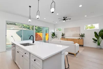 1702 Pennsylvania Avenue, Austin, TX 78702 - Photo 4