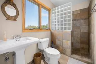102 Canyon Cir W, Austin, TX 78746 - Photo 32