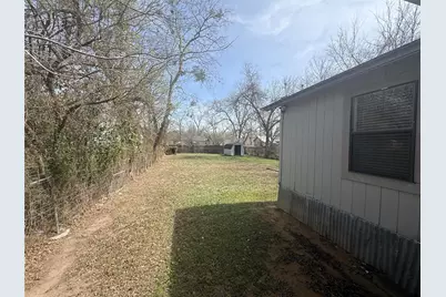 1120 Saint Paul Street, Gonzales, TX 78629 - Photo 10