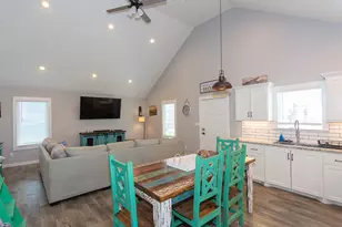 119 Beach Front Dr, Matagorda, TX 77457 - Photo 16