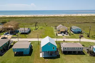 119 Beach Front Dr, Matagorda, TX 77457 - Photo 2