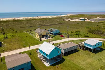 119 Beach Front Drive, Matagorda, TX 77457 - Photo 4