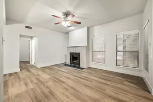 1910 Robbins Pl, Austin, TX 78705 - Photo 12