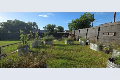 916 S Main Street, Lockhart, TX 78644 - Photo 12