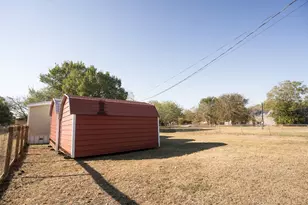 404 S Mill St, Flatonia, TX 78941 - Photo 34