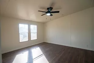 404 S Mill St, Flatonia, TX 78941 - Photo 22