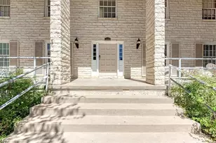 1919 Robbins Pl, Austin, TX 78705 - Photo 2