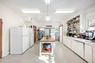 1919 Robbins Pl, Austin, TX 78705 - Photo 4