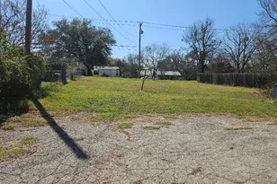 1130 N Main St, Elgin, TX 78621 - Photo 12