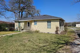 1130 N Main St, Elgin, TX 78621 - Photo 10