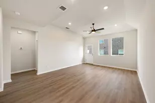 121 Baron Von Gator Dr, San Marcos, TX 78666 - Photo 18