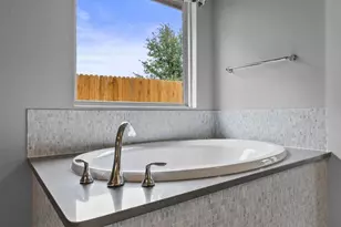 20525 Martin Ln, Pflugerville, TX 78660 - Photo 8