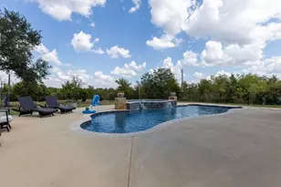 1124 Co Rd 301, Elgin, TX 78621 - Photo 38