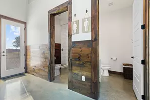 1124 Co Rd 301, Elgin, TX 78621 - Photo 36